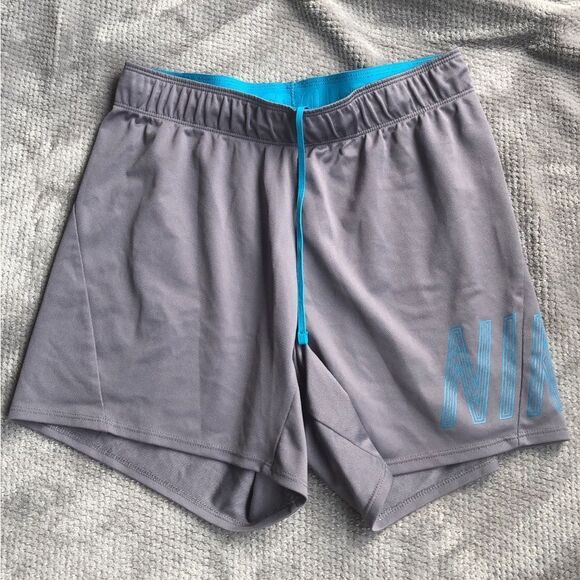 242. Nike Dri-FIT Gray and Teal Shorts size XS - Picture 1 of 3